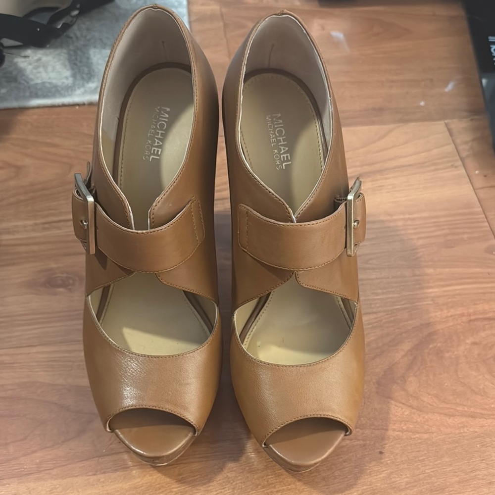 Michael Kors Women's Tan Peep-Toe Heels